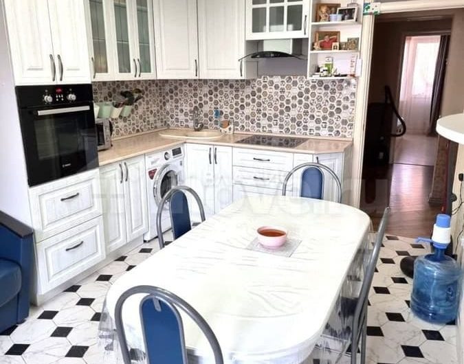 Продажа 2-комнатной квартиры, 67 м², Анапа, ул. ленина,                                                     196